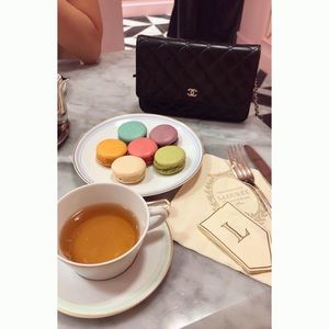 Meet your Posher, Crystal